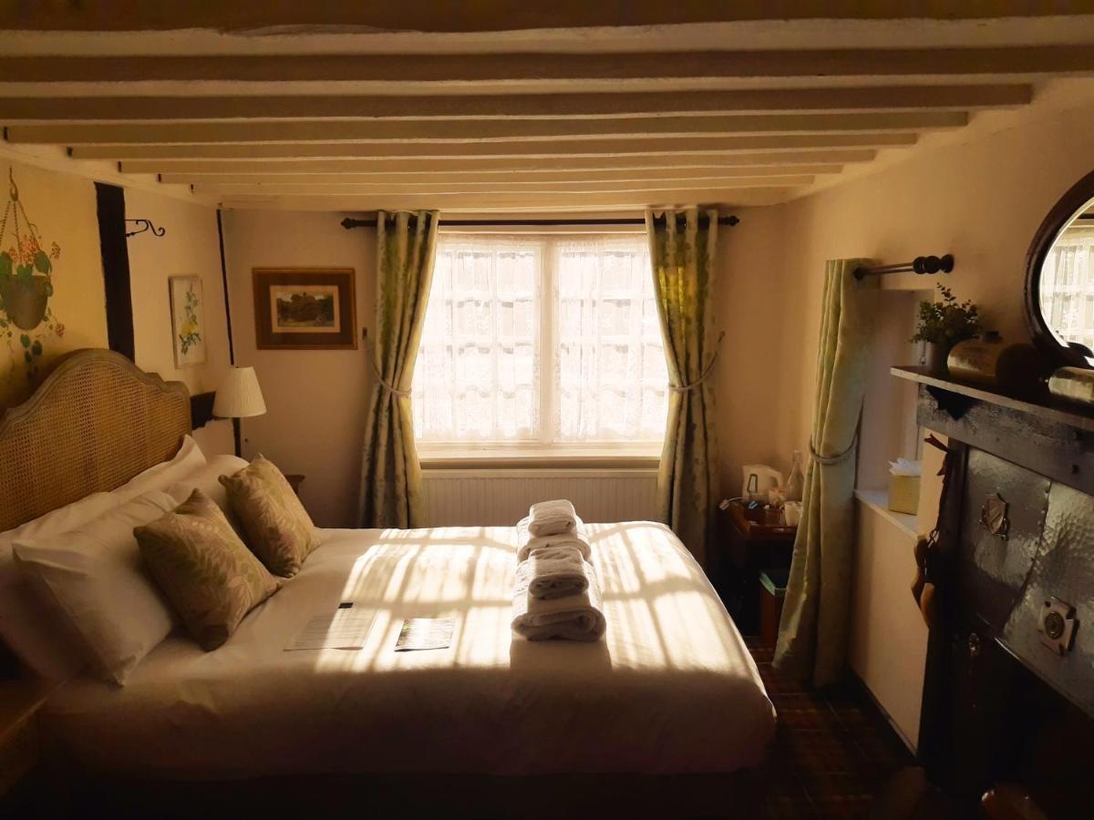 Thatched Cottage Hotel Brockenhurst Bagian luar foto