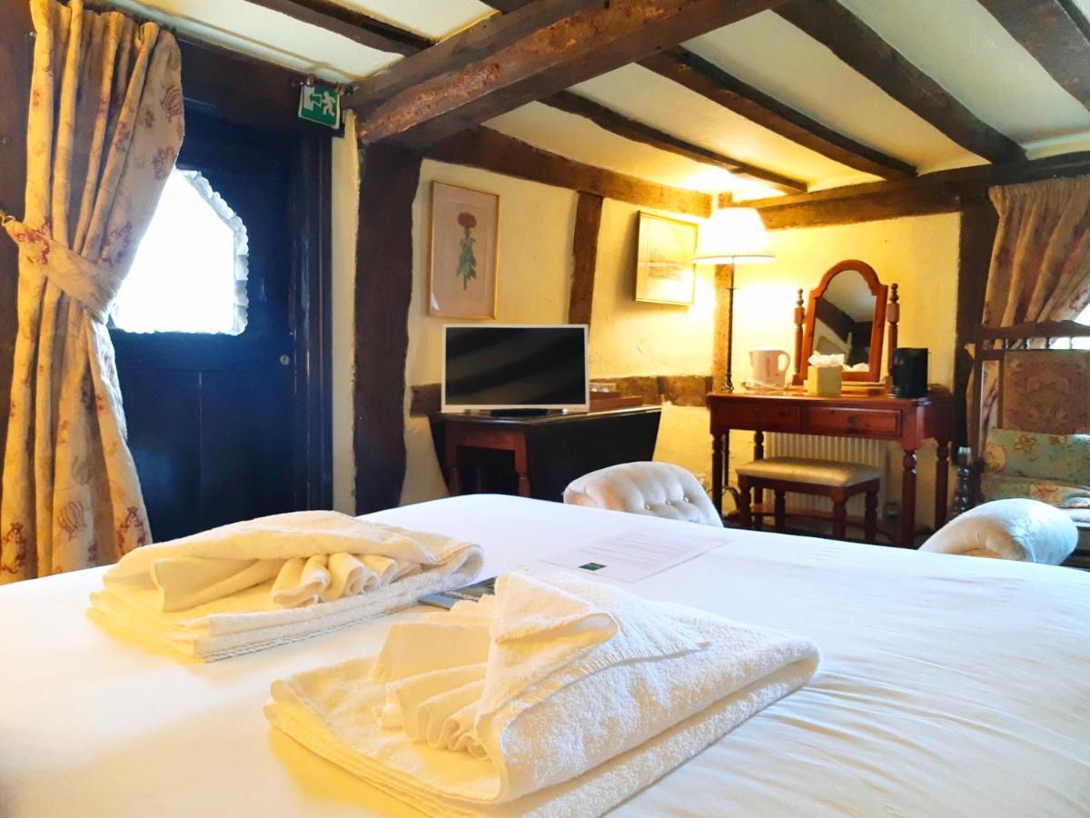 Thatched Cottage Hotel Brockenhurst Bagian luar foto