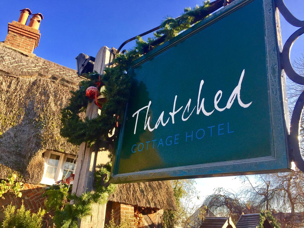 Thatched Cottage Hotel Brockenhurst Bagian luar foto