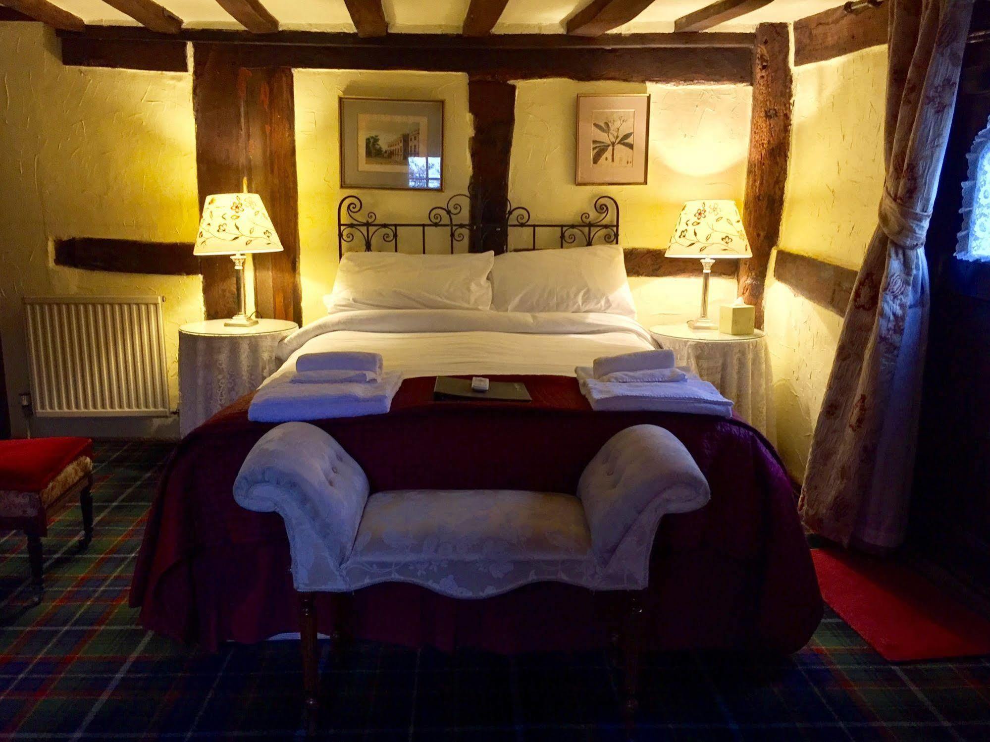 Thatched Cottage Hotel Brockenhurst Bagian luar foto